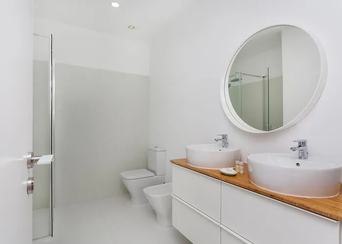 Sancha - In The Centre Near The Aliados بورتو