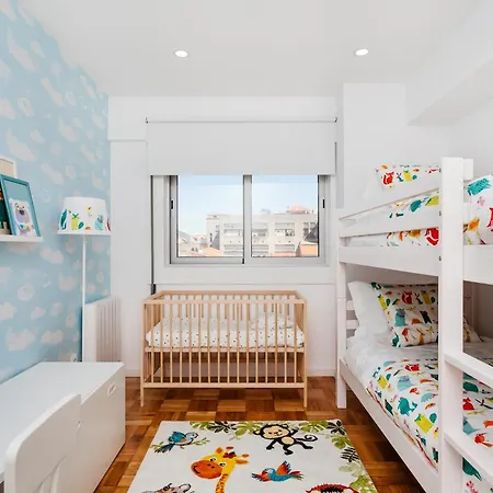 Daire Sancha - In The Centre Near The Aliados