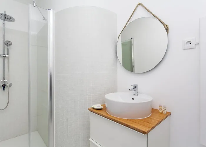 Sancha - In The Centre Near The Aliados